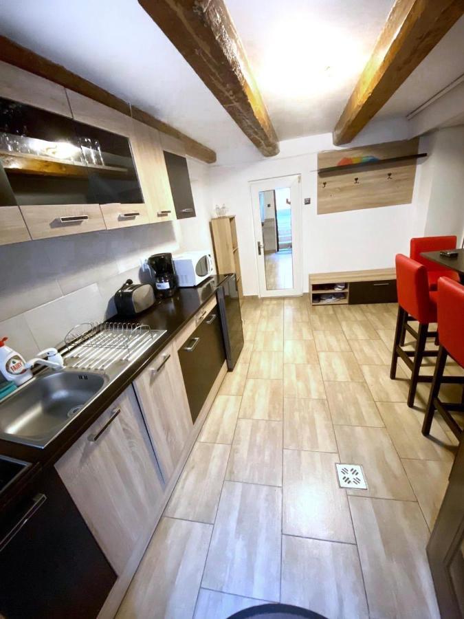 Sauna Apartament Брашов Екстериор снимка