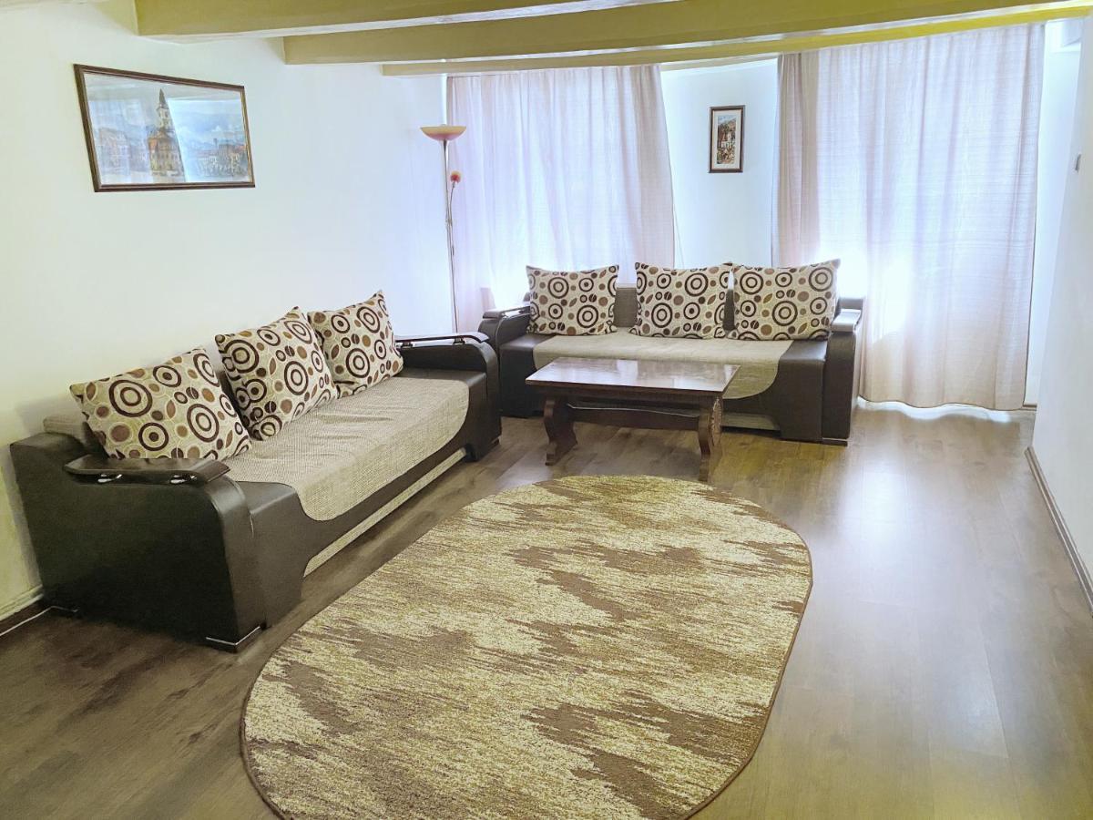 Sauna Apartament Брашов Екстериор снимка