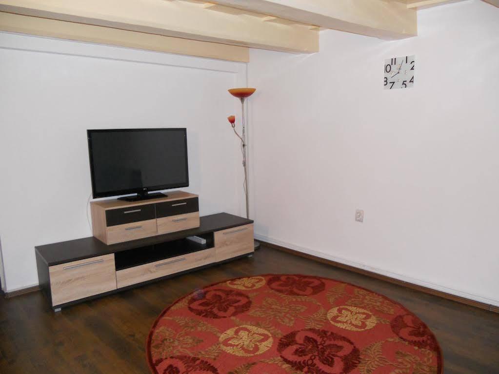 Sauna Apartament Брашов Екстериор снимка
