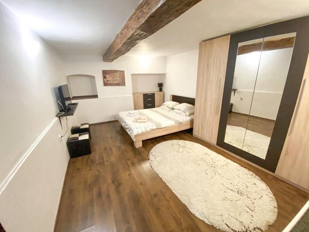Sauna Apartament Брашов Екстериор снимка
